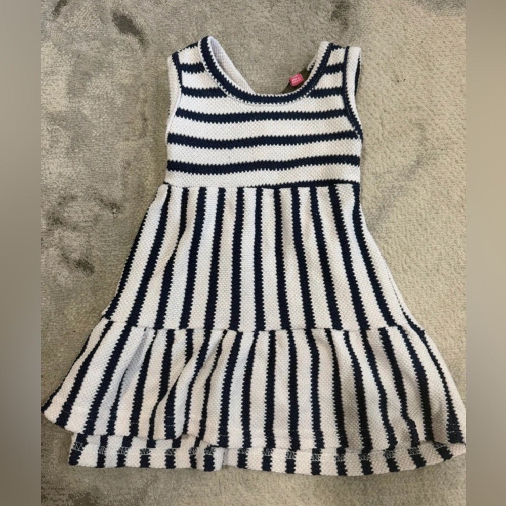 Baby girl Vince Camuto dress size 12M